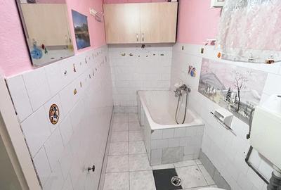 Casă cu Teren 1379 Mp în Central - 1