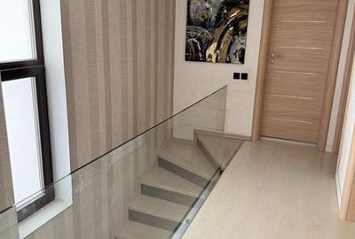 Casă cu 4 camere cu Teren 160 Mp în Central - 8