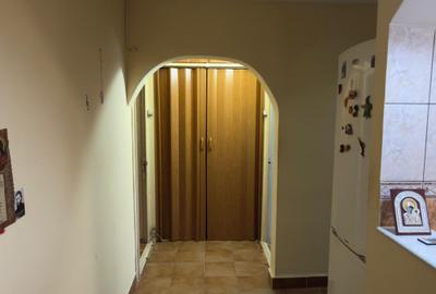 Apartament cu 2 camere decomandat, mobilat în Apusului - 12