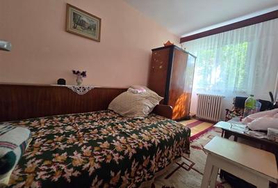 Apartament cu 3 camere semidecomandat în Podu Roș - 6
