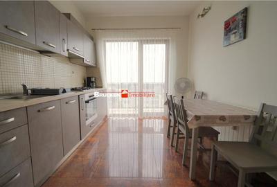 Apartament cu 3 camere decomandat în Nufărul - 11