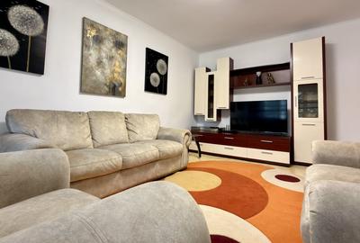 Apartament cu 3 camere decomandat, mobilat în Casa de Cultură