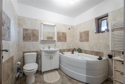 Casă individuală cu 8 camere cu Canalizare în Moara de Vânt - 34