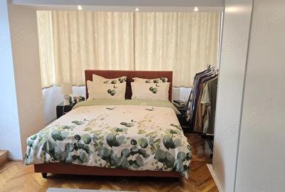 Apartament cu 3 camere decomandat în 22 Decembrie - 1