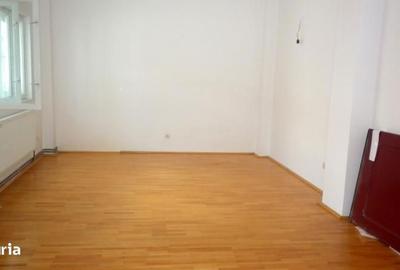 Casă cu 4 camere decomandat în Central - 8