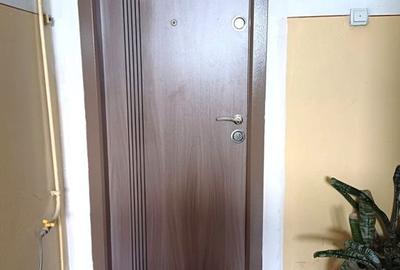 De Vanzare Apartament  2 Camere  JEAN  STERIADI Nr 25 - 12