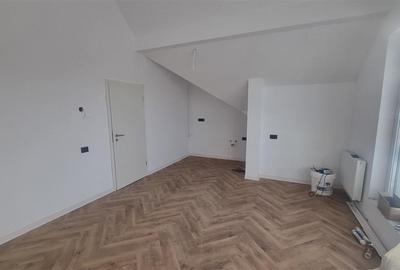 Penthouse de 3 camere zona Tractorul - 9