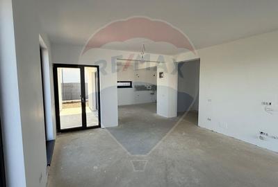 VANZARE Vila cu 4 camere in Pantelimon - 10