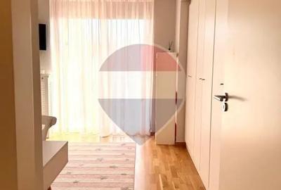 Apartament cu 3 camere semidecomandat în Sisești