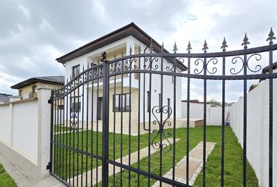 Casă individuală cu 4 camere cu Canalizare în Central - 1