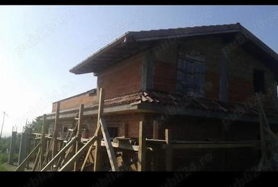 Casă cu Teren 1000 Mp în Faraoanele - 2