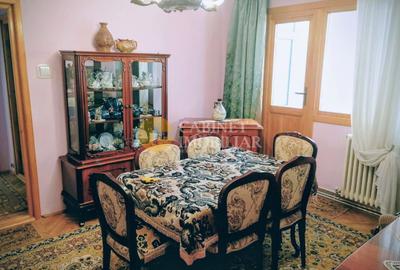 Apartament cu 3 camere semidecomandat în Tătărași