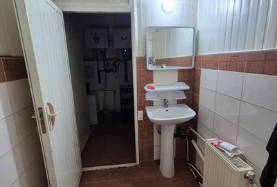 Spațiu comercial, de 130 mp, în Nord - 9