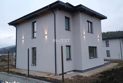 Casă cu 4 camere cu Canalizare în Central - 6