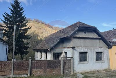 Casă cu Teren 403 Mp în Biertan - 1