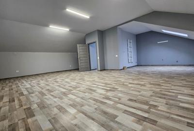 Casă cu 4 camere în Central - 2