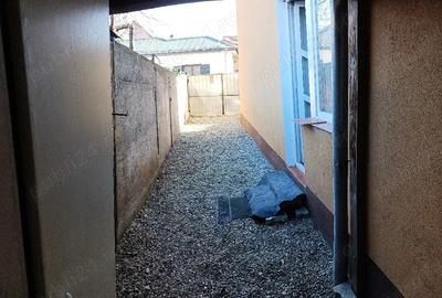 Garsonieră decomandată în Central - 7