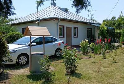 Casă cu 4 camere cu Teren 1500 Mp în Bora - 1