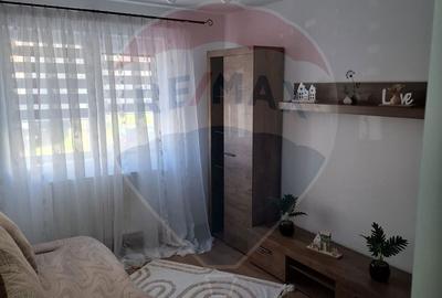 Apartament cu 3 camere, mobilat în Central - 1