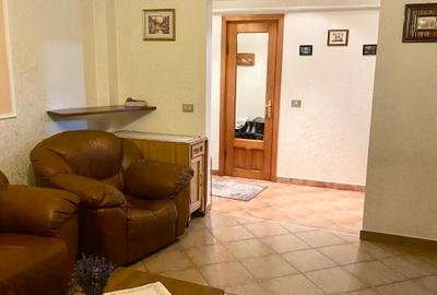 Apartament cu 3 camere decomandat în Central - 3