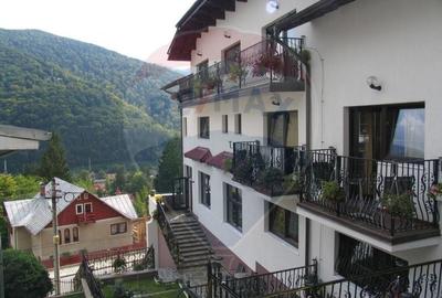 Casa / Vila cu 21 camere de vanzare in zona Prahova, Sinaia