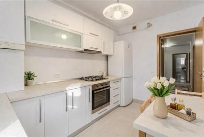 Apartament cu 3 camere decomandat, mobilat în Tractorul - 24