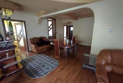 Casă cu 7 camere cu Canalizare în Central - 9