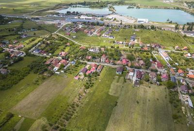 Teren Construcții intravilan de 1937 mp, în Ghioroc - 3