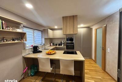 Casă cu 6 camere cu Teren 550 Mp în Groși - 14