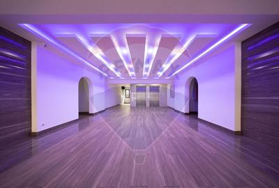 Apartament cu 2 camere decomandat, mobilat în Tractorul - 8