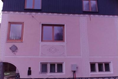 Casă cu 4 camere în Dealu Corbului