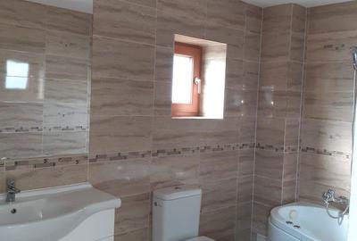 Casă cu 4 camere în Caracal - 4