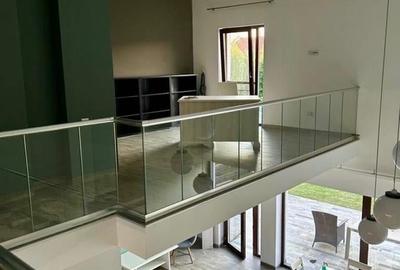 Casă cu 4 camere cu Canalizare în Dumbrăvița - 2