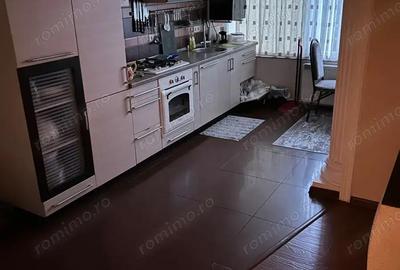 Apartament cu 3 camere decomandat în Roșu - 2