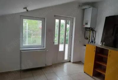 De inchiriat casa nemobilata zona Lipovei - 2