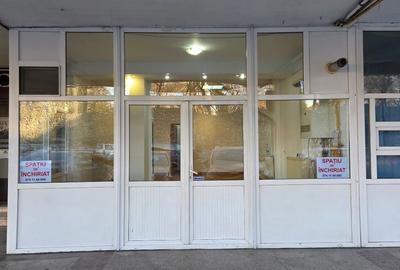 Inchiriez spatiu comercial,40 mp,Rm.Valcea,central,str.G-ral Magheru,langa BCR - 2