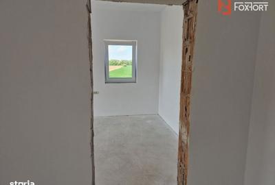 Apartament cu 2 camere decomandat în Remetea Mare - 2