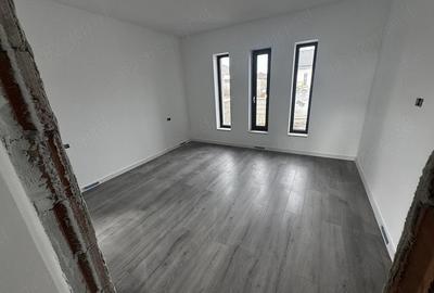 Casă cu Teren 583 Mp în Șag - 1