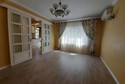 Apartament cu 4 camere decomandat, mobilat în Bucium