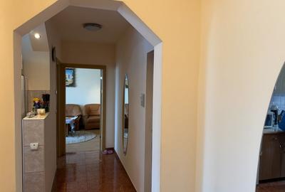 Ap 2 cam decomandate cu balcon  Vasile Aaron et 5/10 - 7