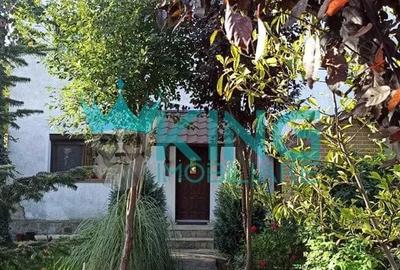 Casă individuală cu 4 camere în 1 Decembrie