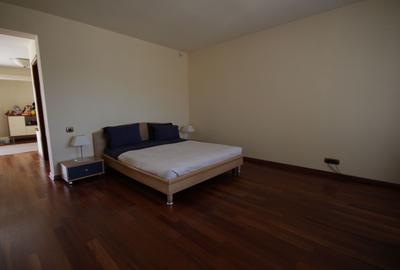 O casa deosebita cu Piscina - 19