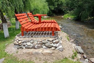 Casă cu Teren 4866 Mp în Central - 1