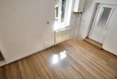 Casa De Inchiriat, 60 mp, Strada Revoluției, Ultracentral - 2