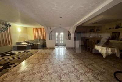 Casa de vanzare , 258.00 utili + 418 teren, zona Closca - 3