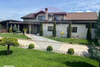 Casă cu 6 camere cu Teren 1615 Mp în Central - 6