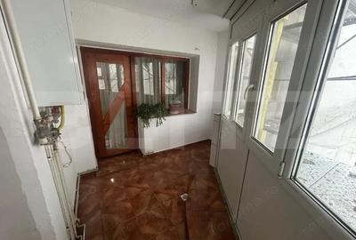 Apartament cu 3 camere decomandat în Micro 5 - 3