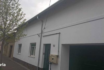 Casă cu 4 camere cu Teren 400 Mp în Moșnița Nouă - 1