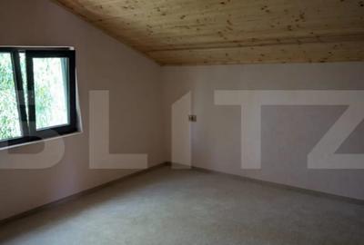 Casă cu 4 camere cu Teren 400 Mp în Lazuri - 1