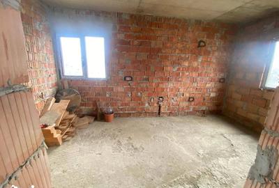 Casă cu 4 camere cu Teren 1600 Mp în Central - 18